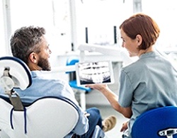 Man seeing dentist in Thorndale
