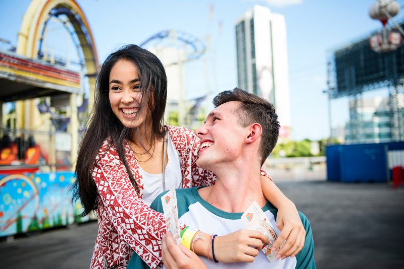 Couple on a date while wearing Invisalign